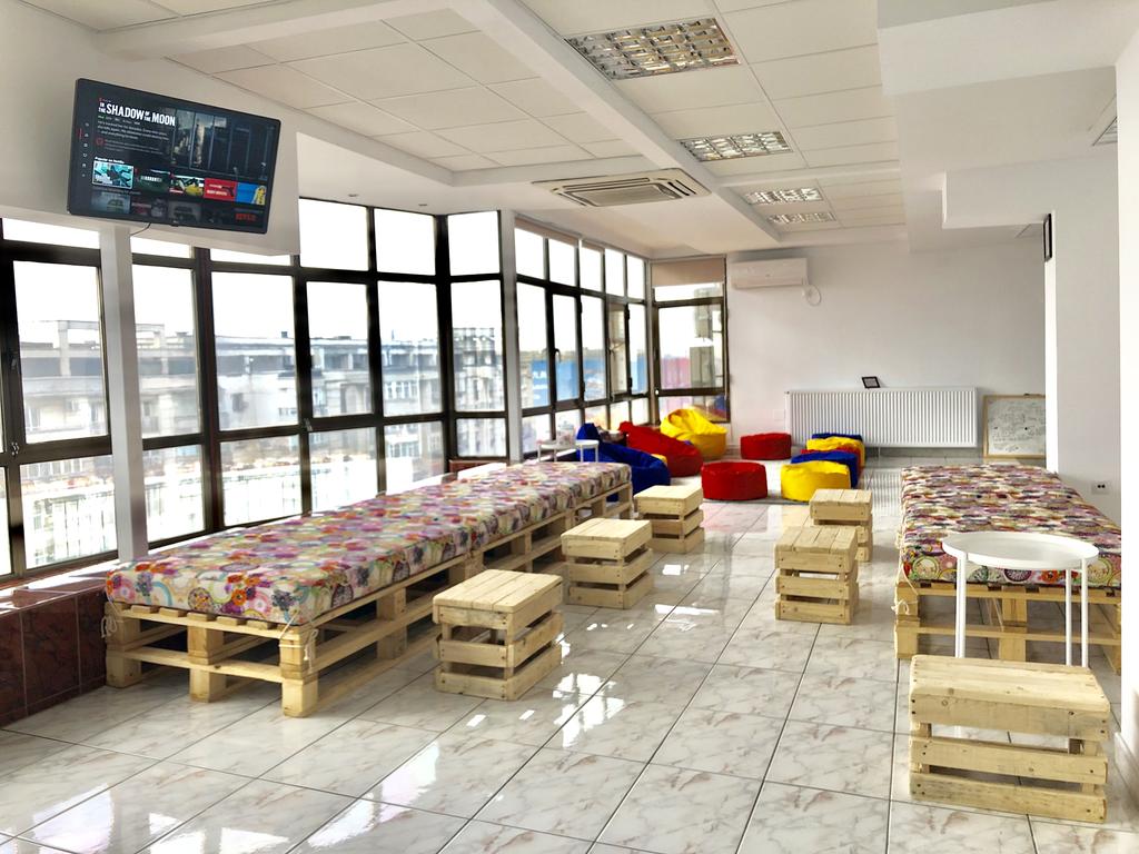 Mil Pasos Penthouse Hostel București