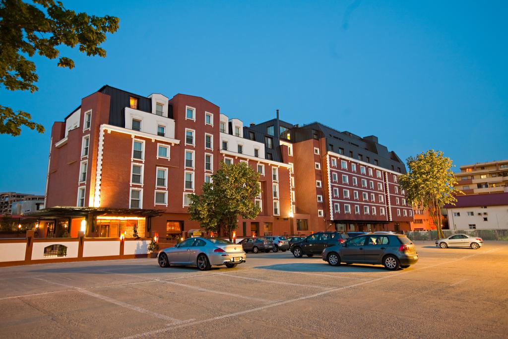 Ramada Hotel & Suites Bucharest North București